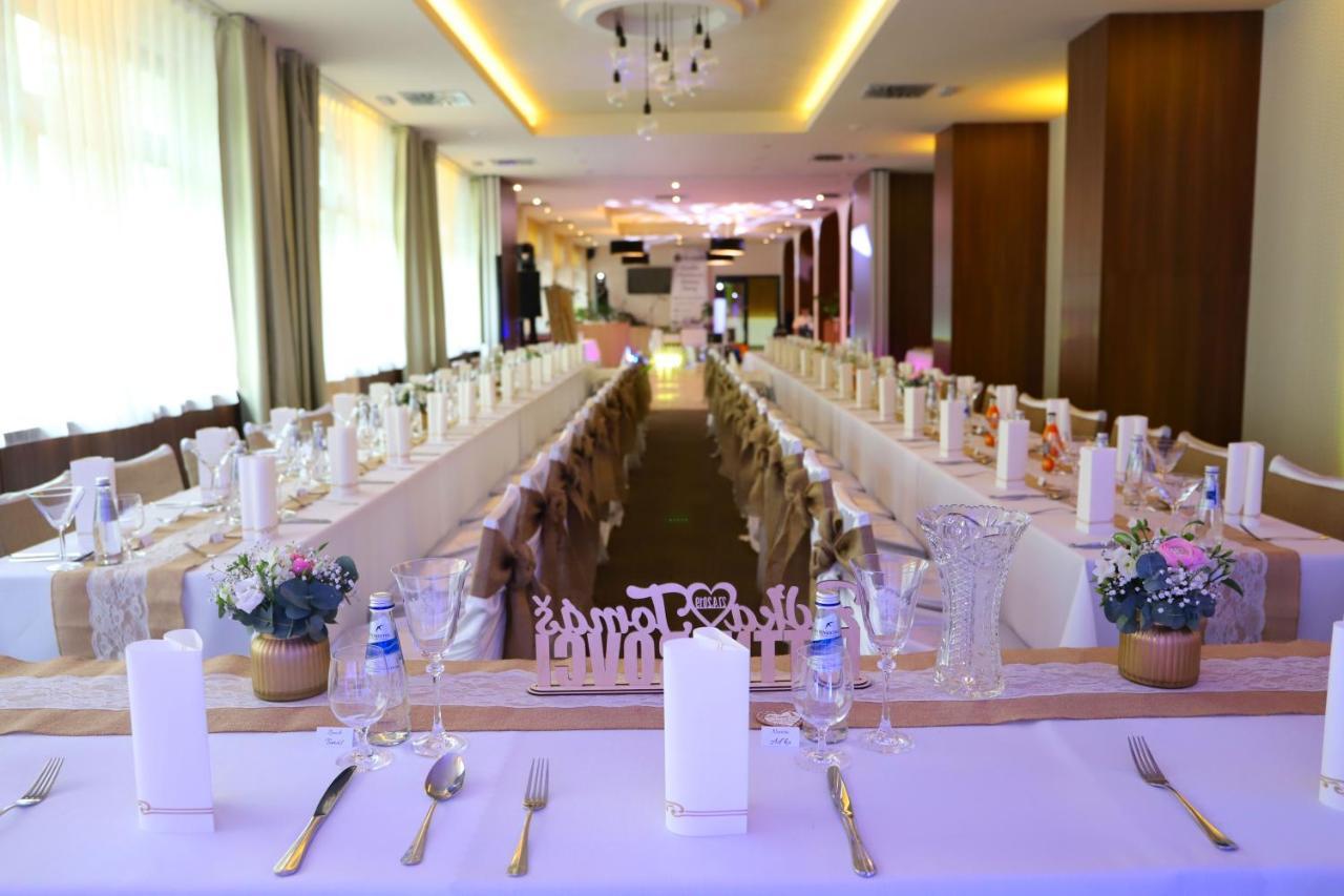Turčianske Teplice Hotel Rezident מראה חיצוני תמונה