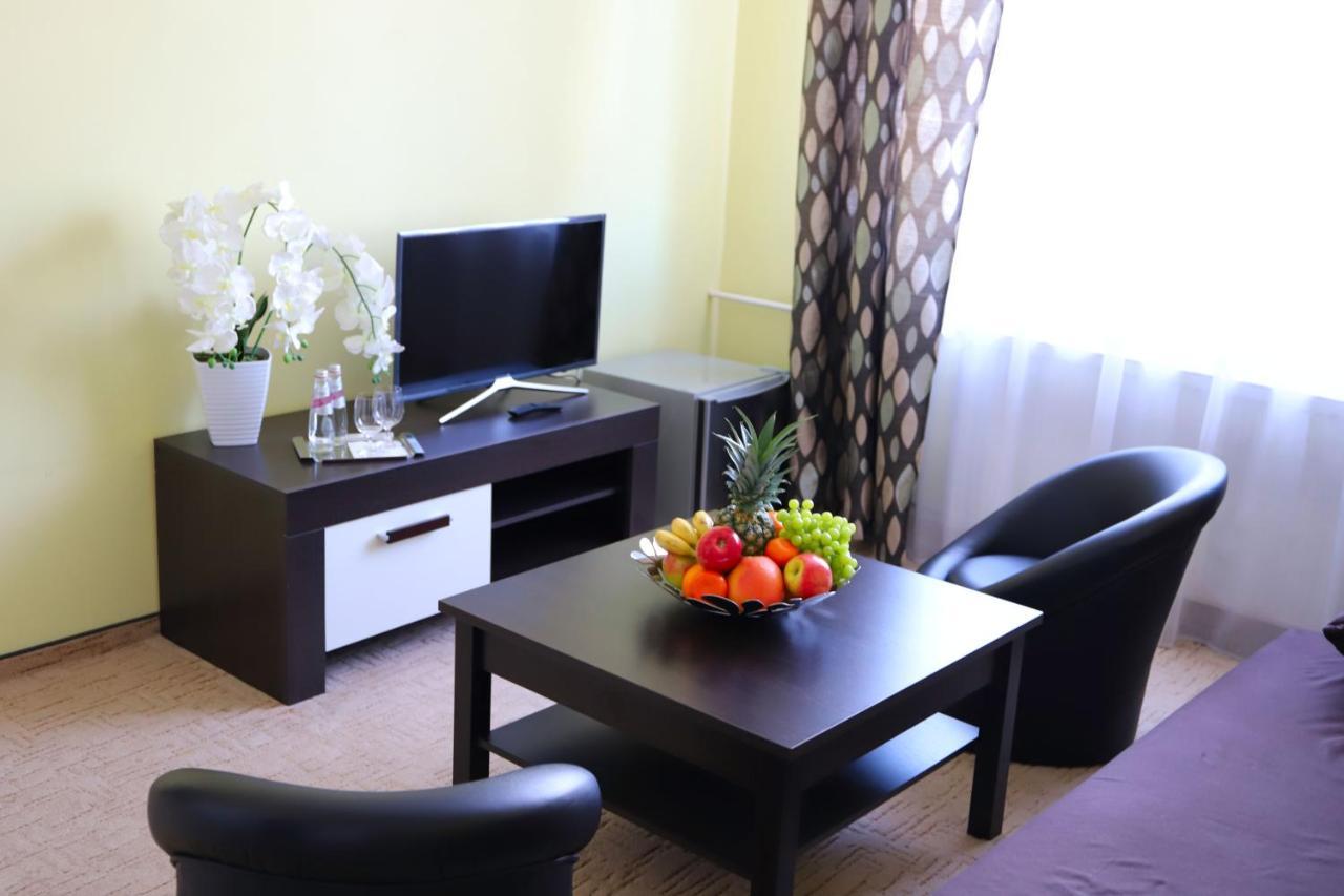 Turčianske Teplice Hotel Rezident מראה חיצוני תמונה